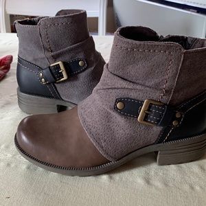 Earth origins shoe boots. Size 6